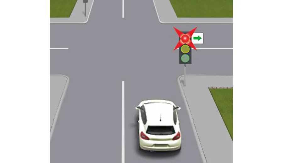 У якому напрямку водієві автомобіля дозволено рух у даній ситуації?